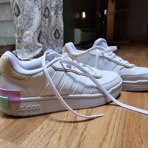 Womans Adidas sneakers